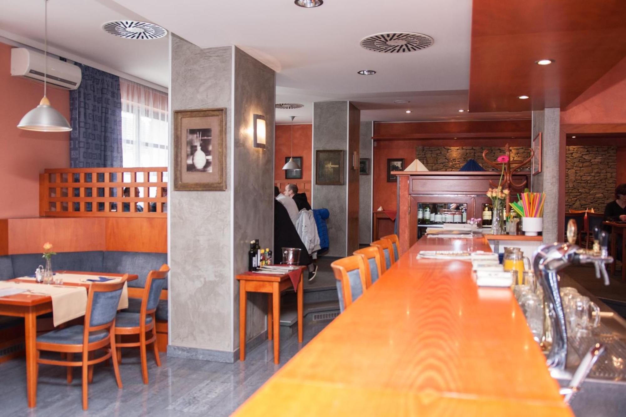 Hotel Rottal Отроковице Экстерьер фото