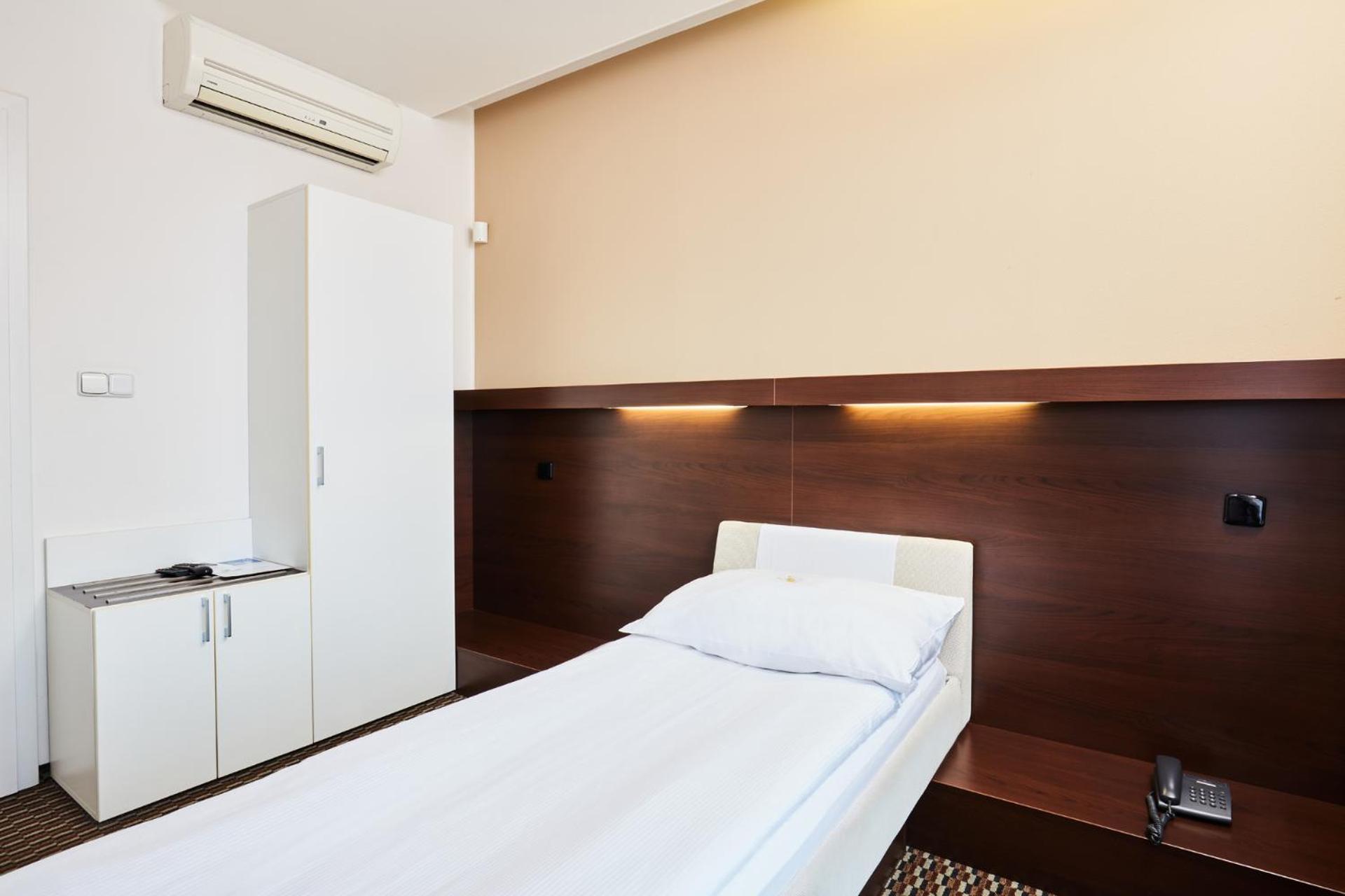 Hotel Rottal Отроковице Экстерьер фото