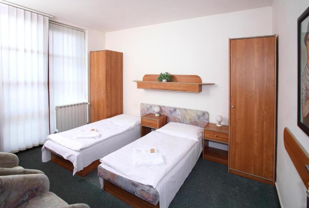 Hotel Rottal Отроковице Экстерьер фото
